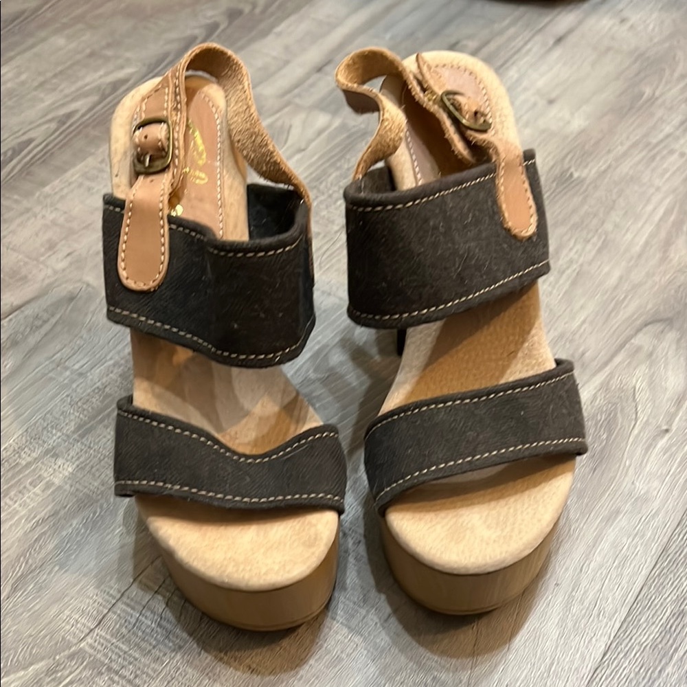 Stylish Black and Tan Women's Sandals